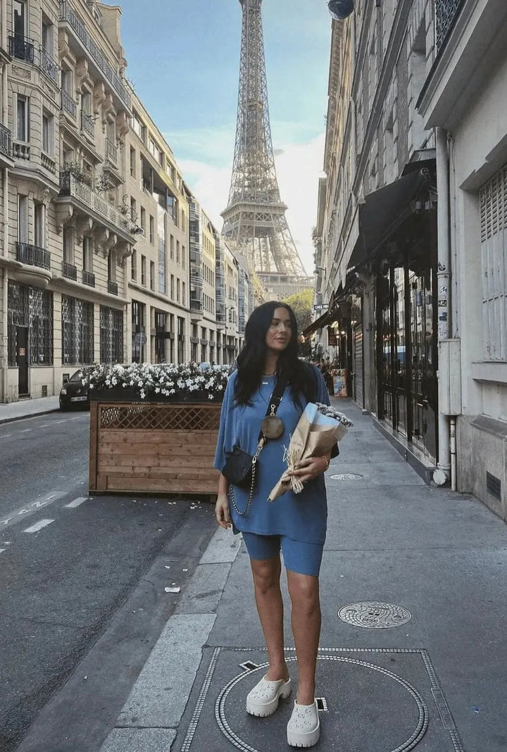 Un Juego Casual De Dos Piezas.