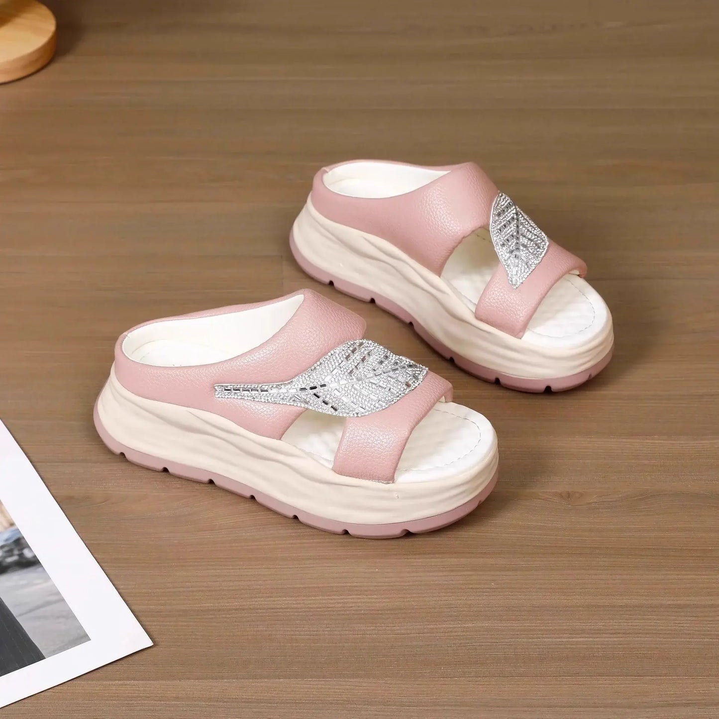 Cómodas Zapatillas Modernas De Cuero Artificial