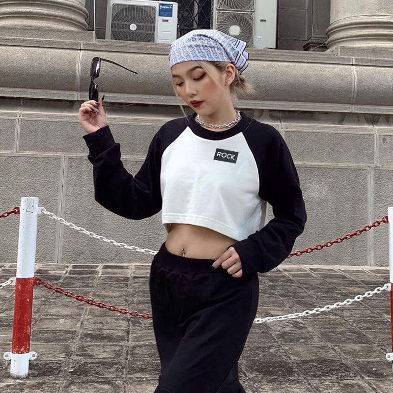 Suéter Corto Holgado Con Manga Raglán Simple En Blanco Y Negro