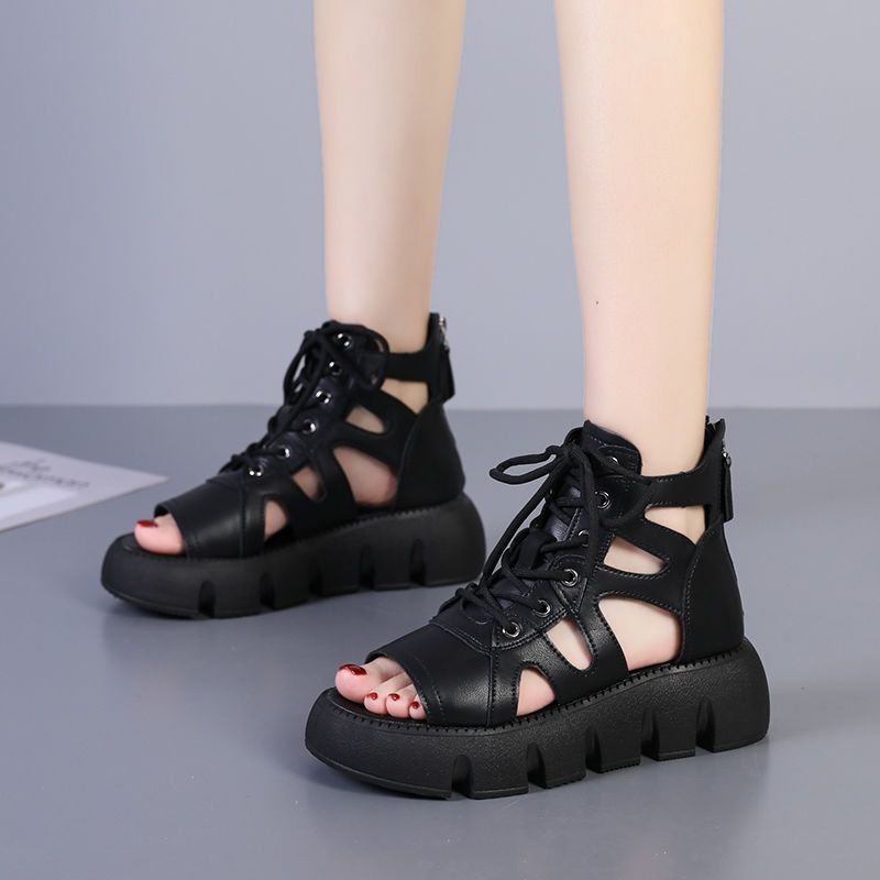 Sandalias Con Dedos Abiertos Y Suelas Gruesas