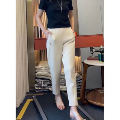 Talla Grande Y Suelta Con Pantalones De Rábano De Cintura Alta Y Pies Delgados