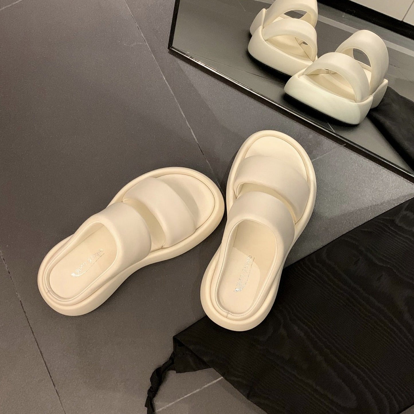 Zapatillas Blancas De Fondo Grueso Para Mujeres En Verano