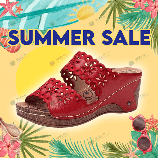 El Pastel De Pino Con Talón De Pendiente Está Hueco Y Aumenta, Y Las Zapatillas Frías Romanas Con Los Dedos Abiertos Están Abiertas.