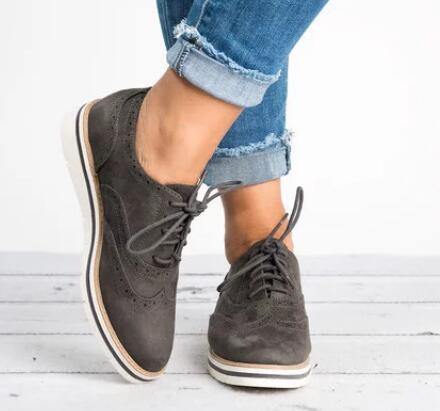 Los Deportes De Las Mujeres De La Plataforma Y Los Zapatos Planos Del Ocio - MXbueno