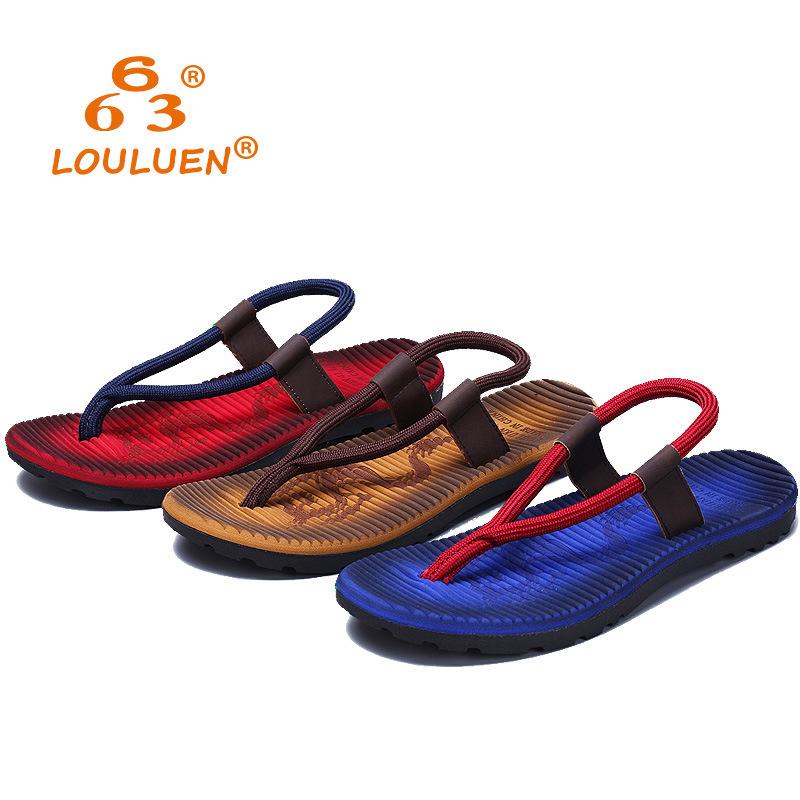 Sandalias de playa informales ligeras en contraste