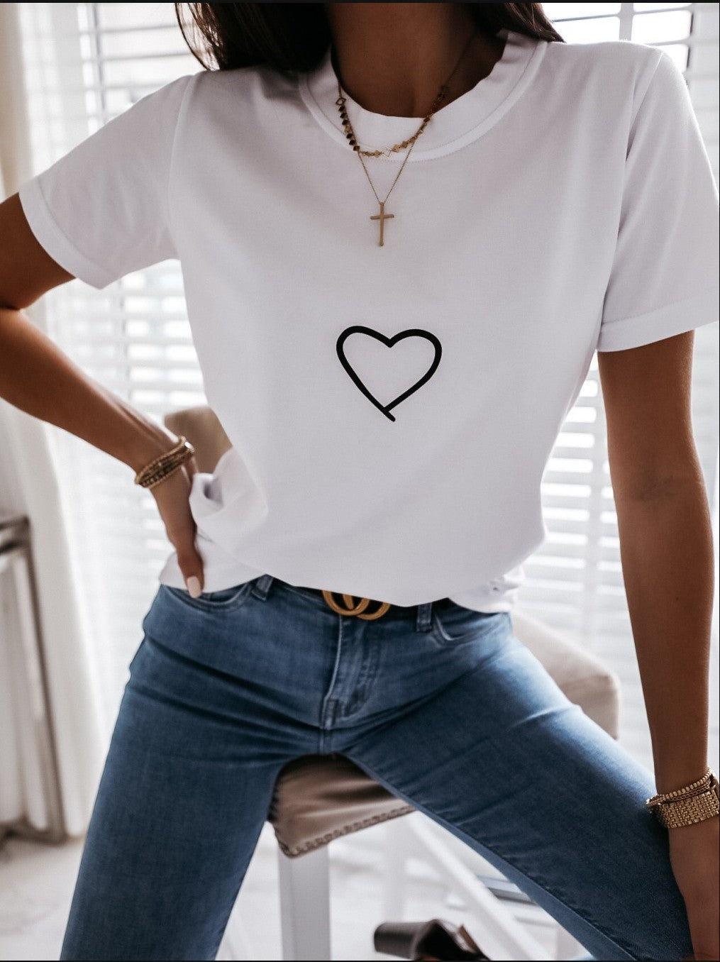 Camiseta casual de manga corta con estampado de corazones