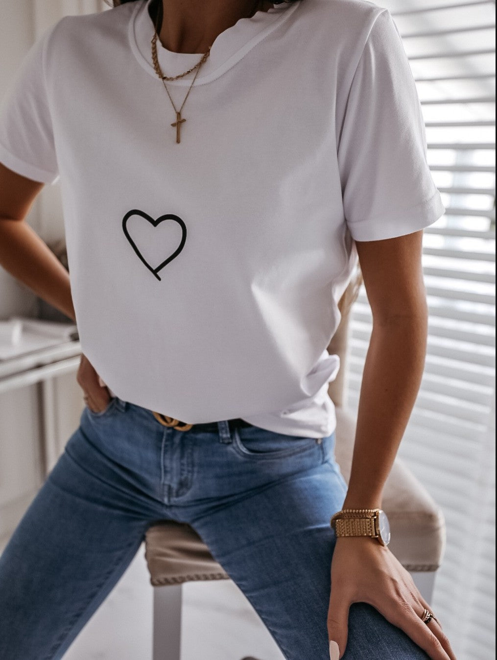 Camiseta casual de manga corta con estampado de corazones