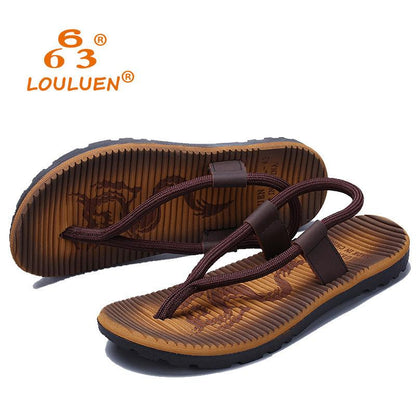 Sandalias de playa informales ligeras en contraste