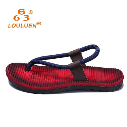 Sandalias de playa informales ligeras en contraste