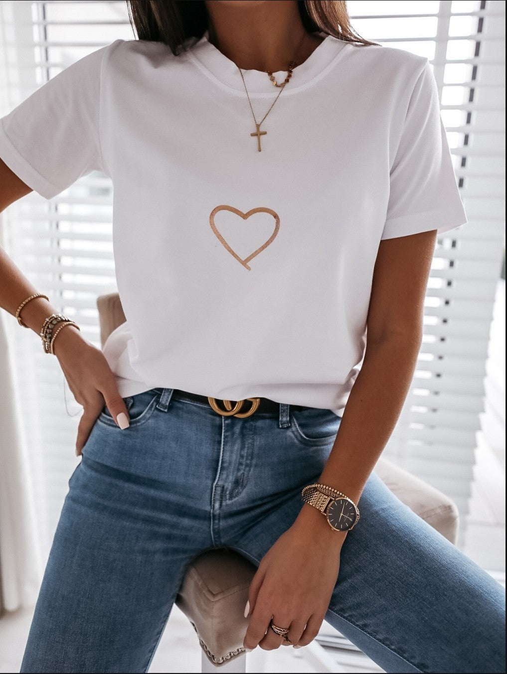 Camiseta casual de manga corta con estampado de corazones