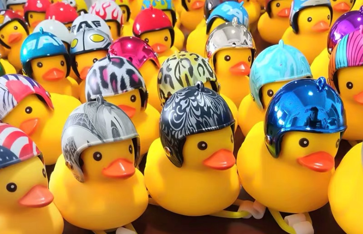 Casco Pato Bicicleta Cuerno Luz