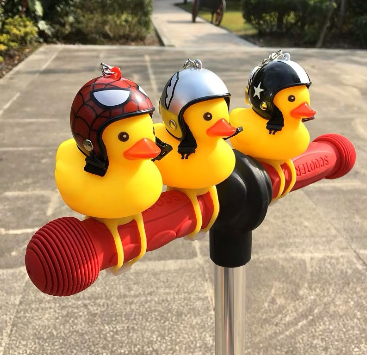 Casco Pato Bicicleta Cuerno Luz