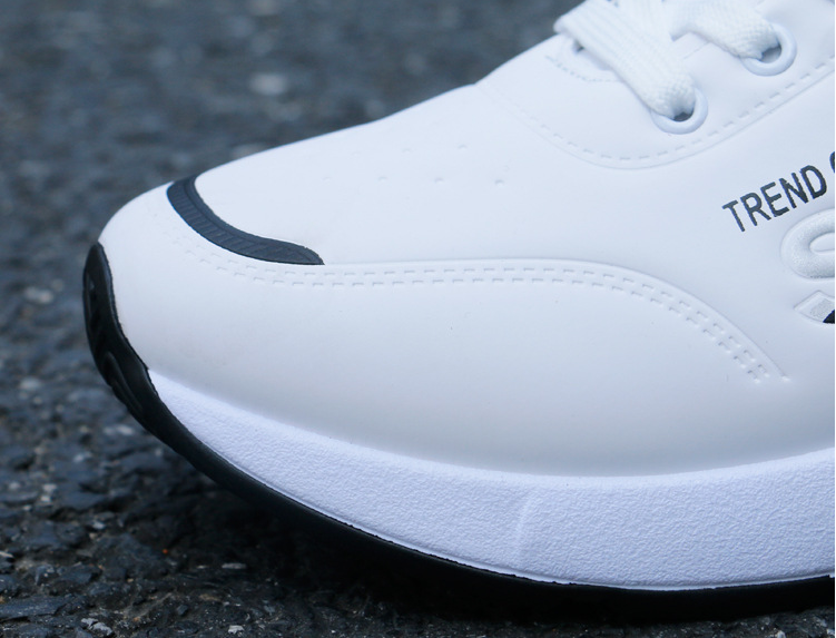 Zapatos deportivos con última moda para hombre