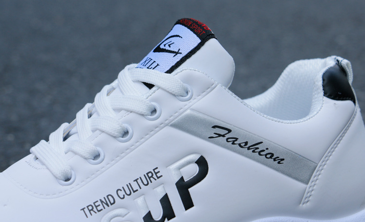 Zapatos deportivos con última moda para hombre