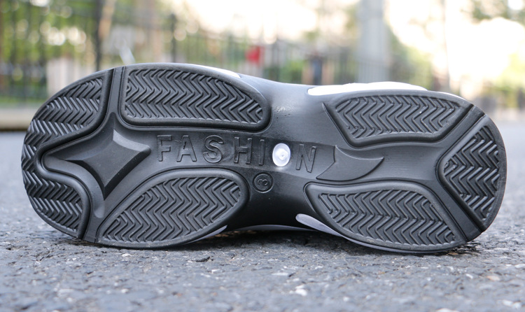 Zapatos deportivos con última moda para hombre