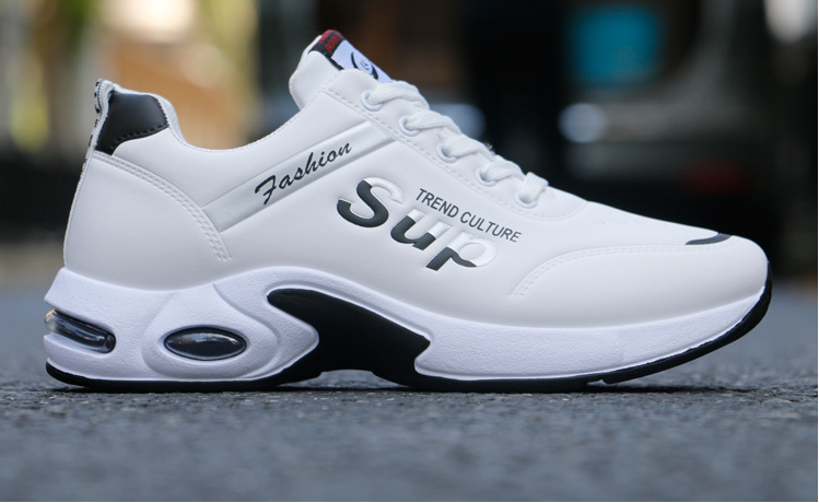 Zapatos deportivos con última moda para hombre