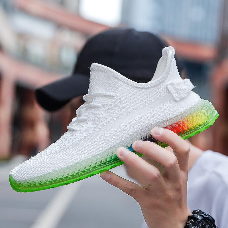 Zapatillas de deporte transpirables de tejido volador estrellado con fondo de arcoíris