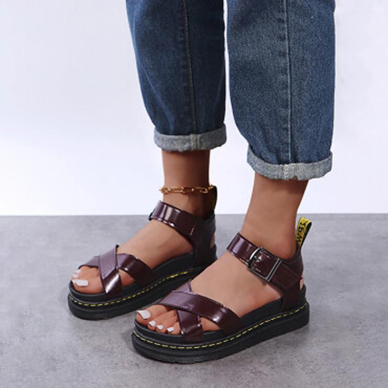 Sandalias Romanas Con Hebilla Y Plataforma De Verano