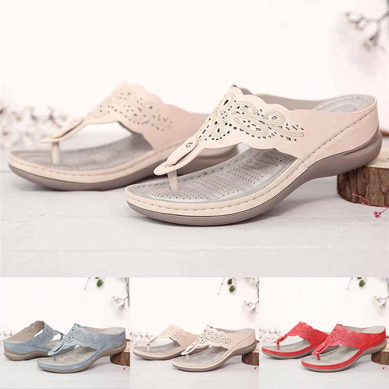 Sandalias Con Cuñas Y Chanclas Ahuecadas