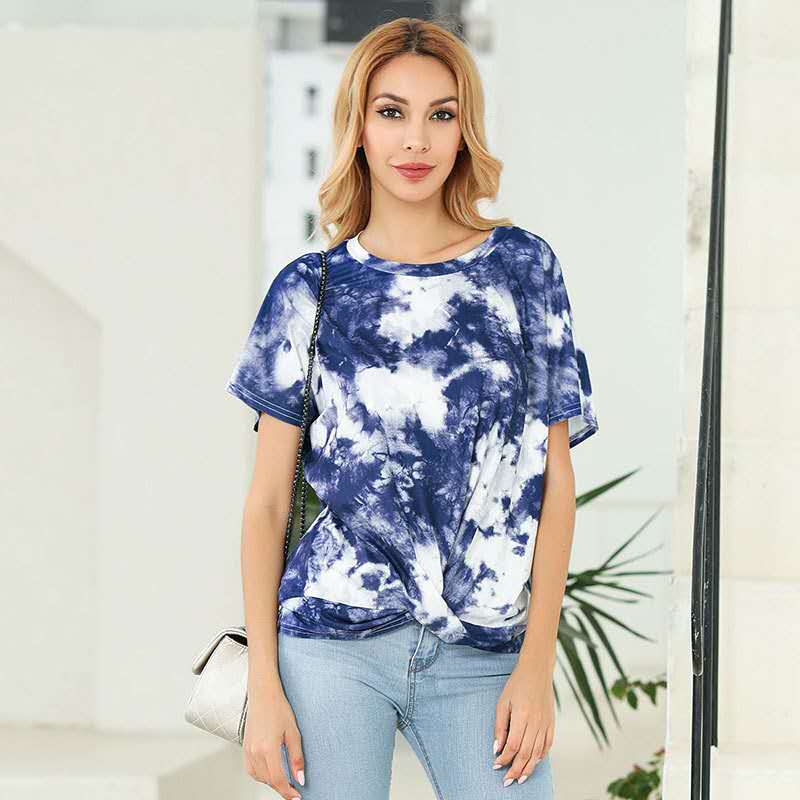 Camiseta con nudo tie-dye
