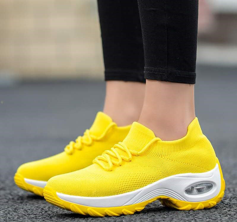 Zapatillas de mujer con cordones