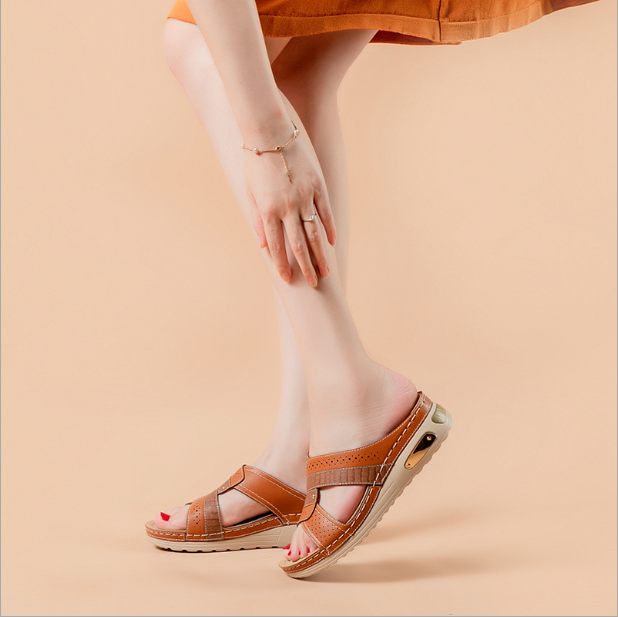 Cómodas zapatillas con remaches antideslizantes de suela gruesa