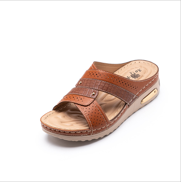 Cómodas zapatillas con remaches antideslizantes de suela gruesa