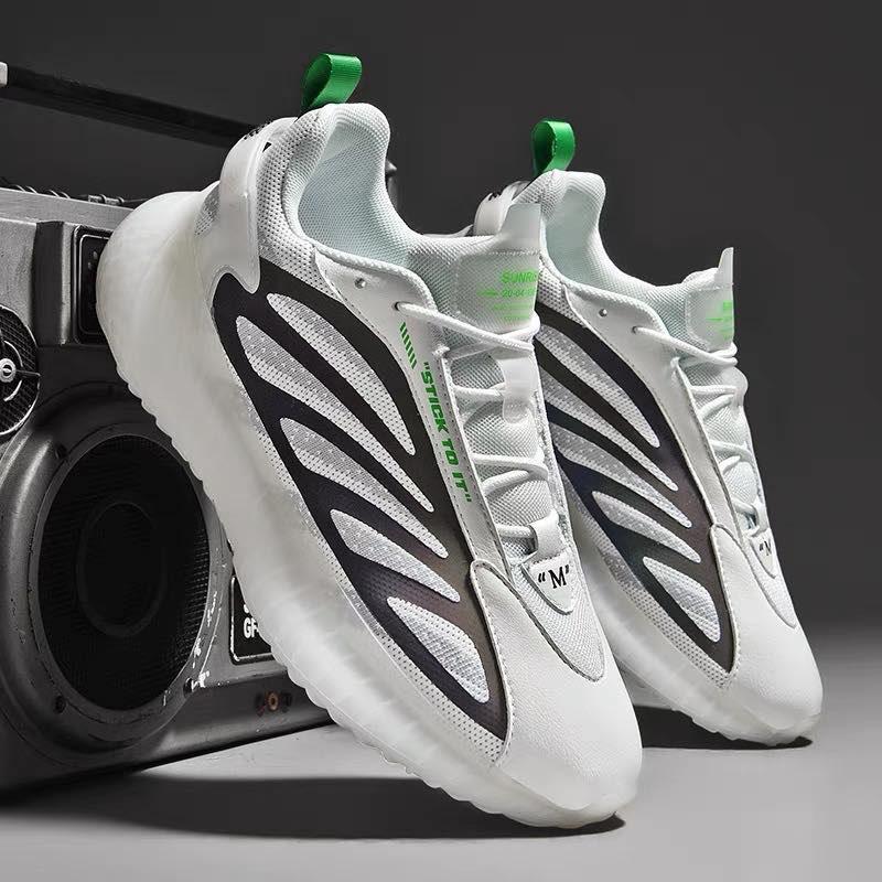 Awakening of Insects Un Calzado Deportivo