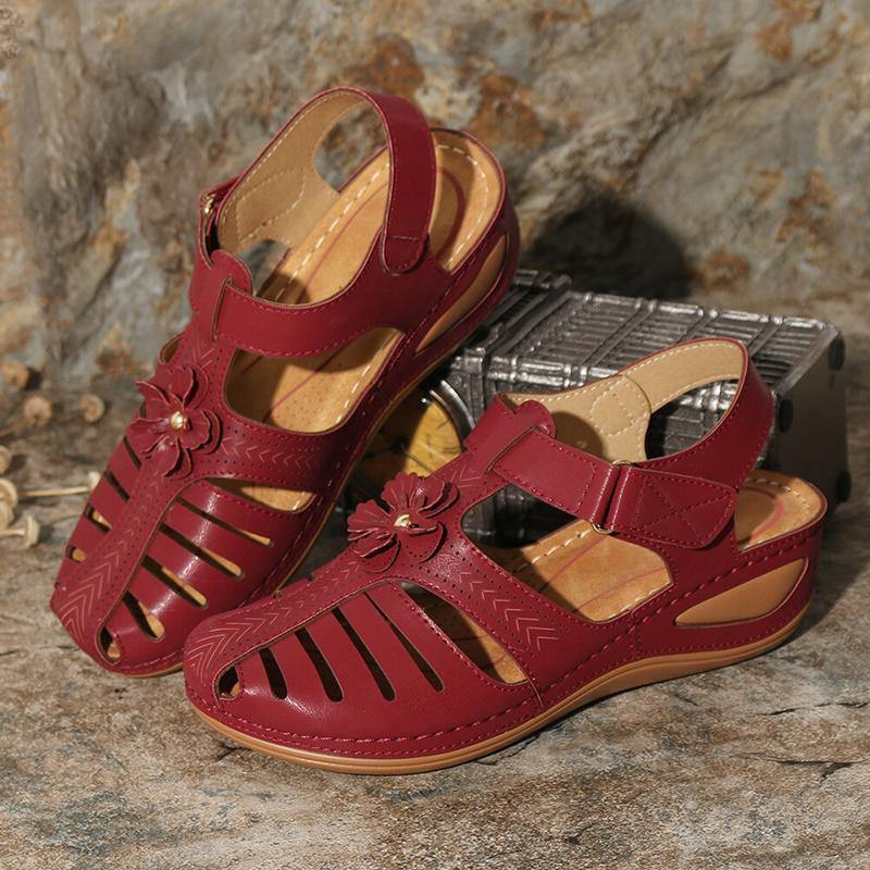 Sandalias Cómodas Con Chanclas Bordadas