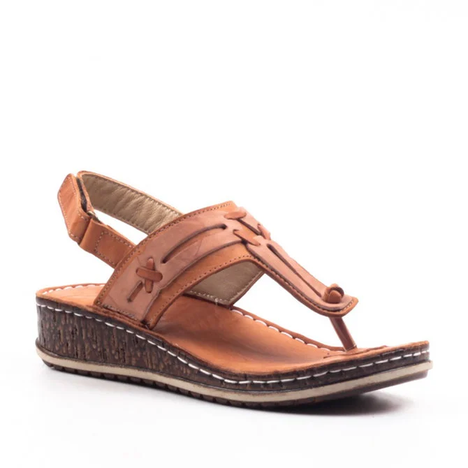 Sandalias de diseño tallado en cuña de tacón hueco de moda de verano