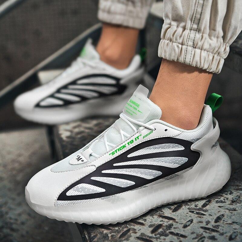 Awakening of Insects Un Calzado Deportivo