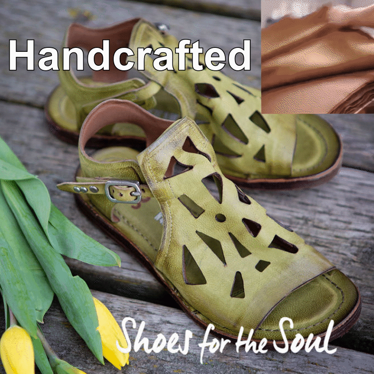 Sandalias informales con hebilla retro