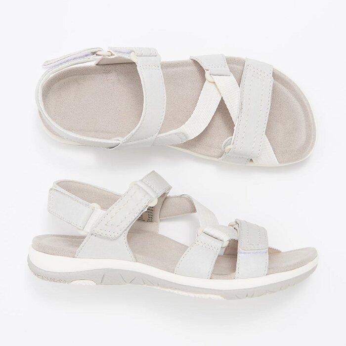 Nuevas sandalias de mujer