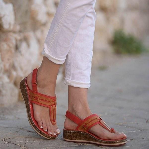 Sandalias de diseño tallado en cuña de tacón hueco de moda de verano