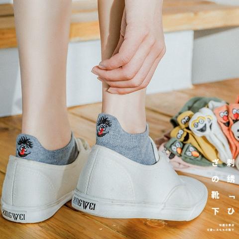 Calcetines de mujer de dibujos animados bordado(3 pares)