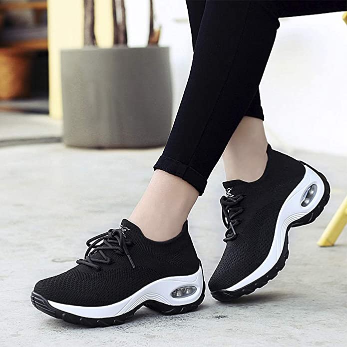 Zapatillas cómodas para mujer con cordones