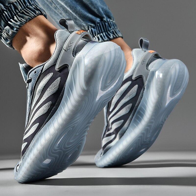 Awakening of Insects Un Calzado Deportivo