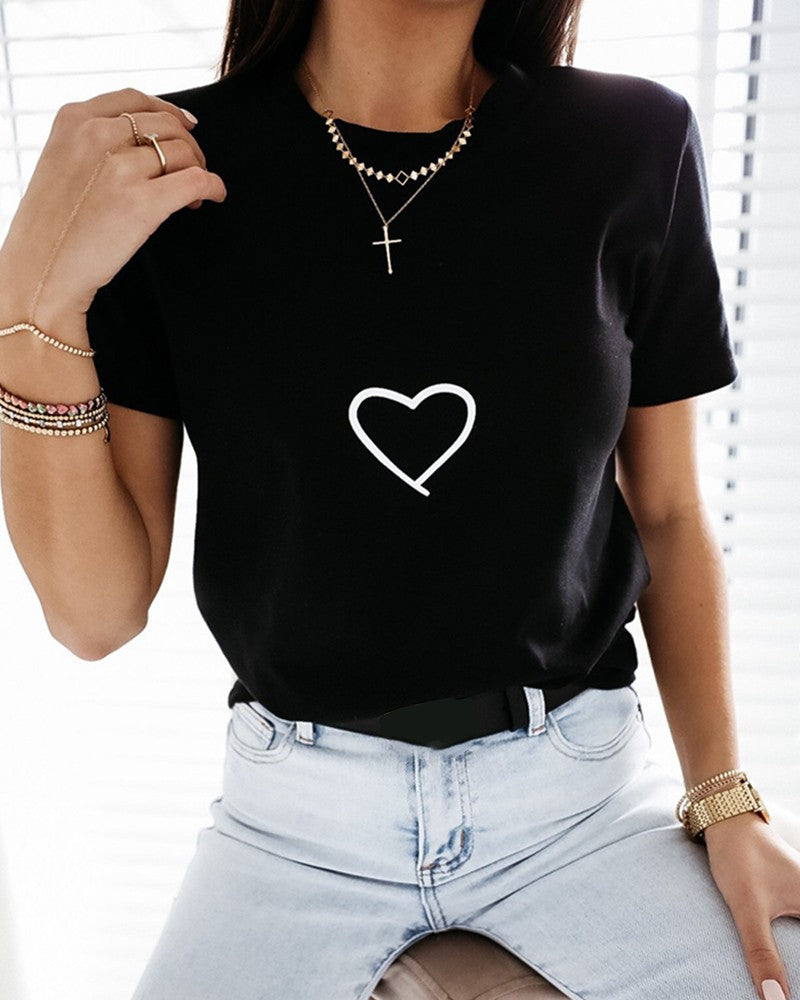 Camiseta casual de manga corta con estampado de corazones