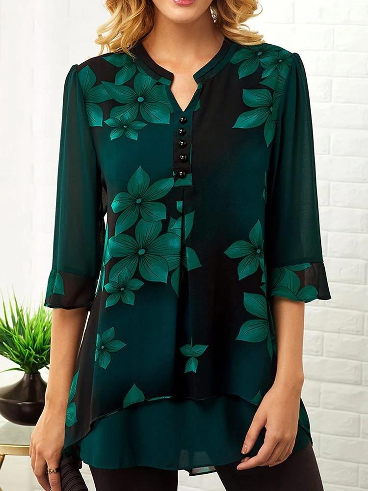 ¡VENTA!   Blusa con estampado floral y detalle de botones