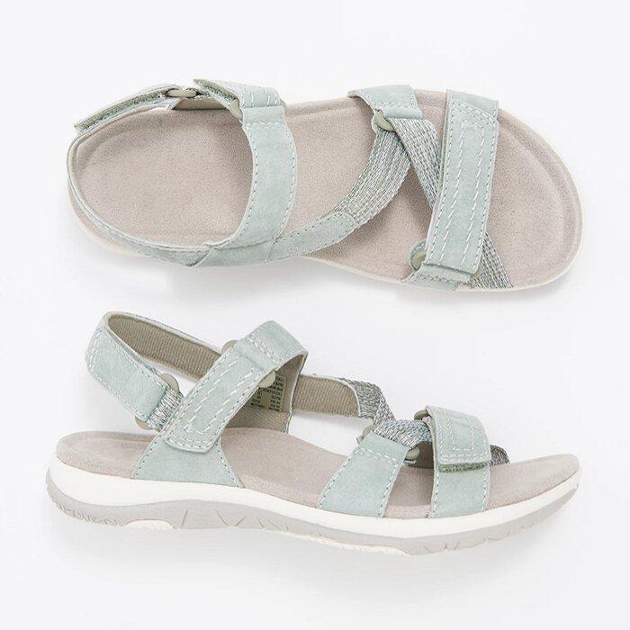 Nuevas sandalias de mujer