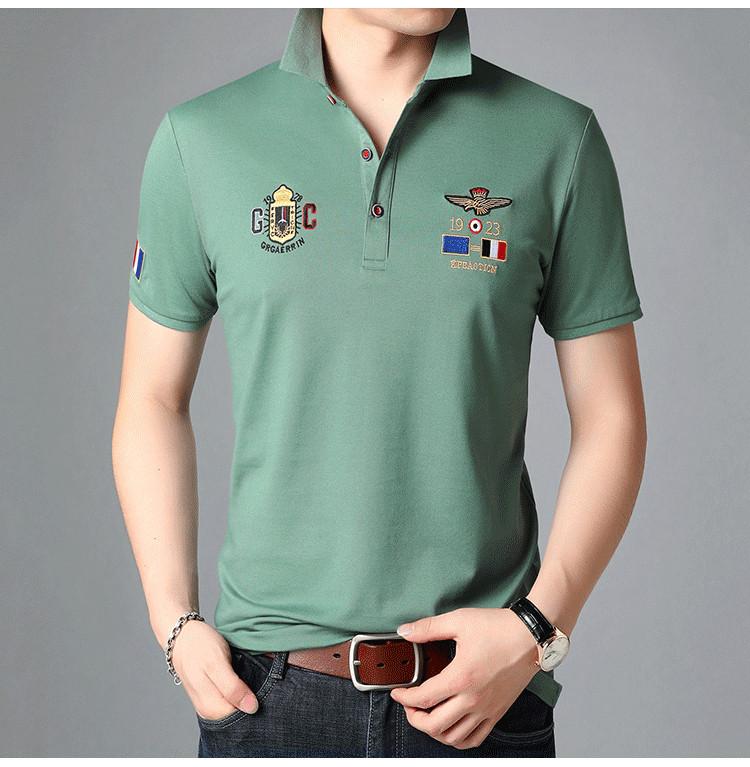 Cómodo polo de manga corta bordado transpirable