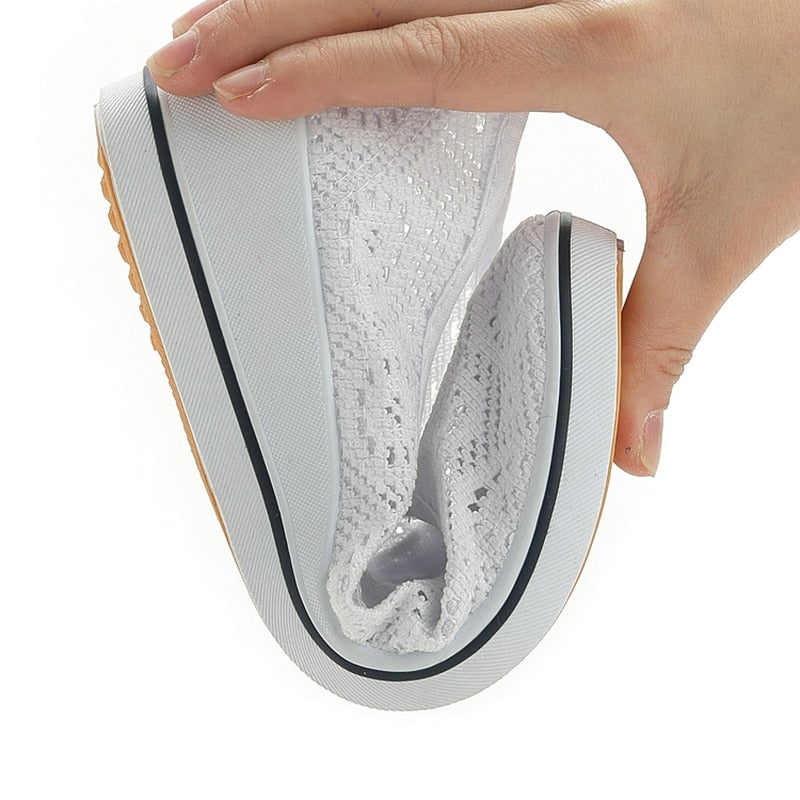 Nuevos zapatos de mujer huecos transpirables