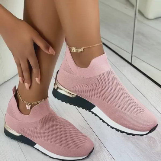 Zapatos netos suaves y cómodos