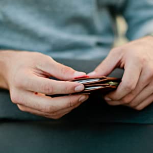 Cartera de extracción de cuero delgado hecha a mano