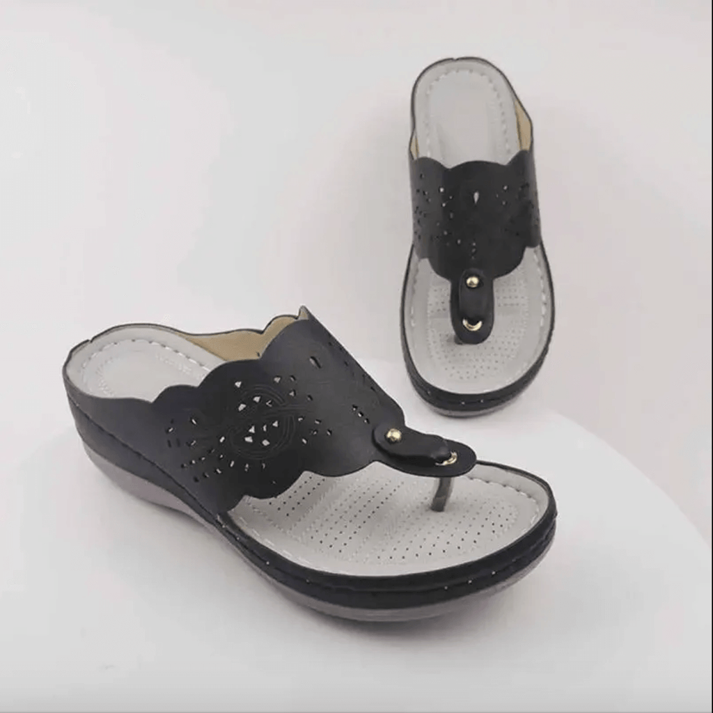 Sandalias Con Cuñas Y Chanclas Ahuecadas