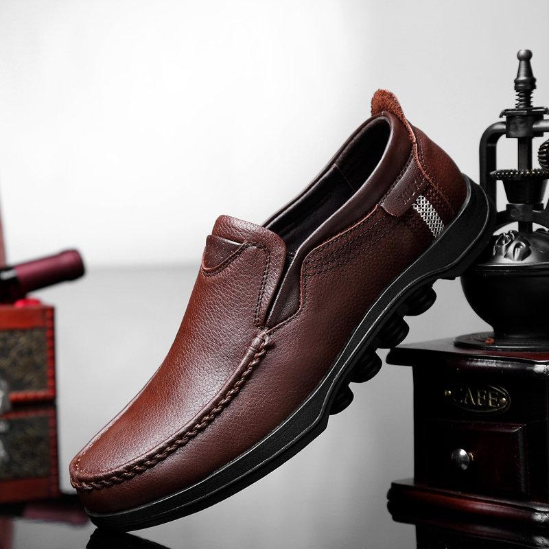 Zapatos casuales blandos de cuero vacuno slip on de talla grande para hombres
